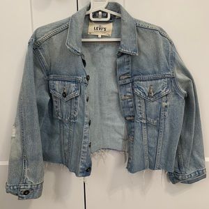 Levi’s cropped denim jean jacket